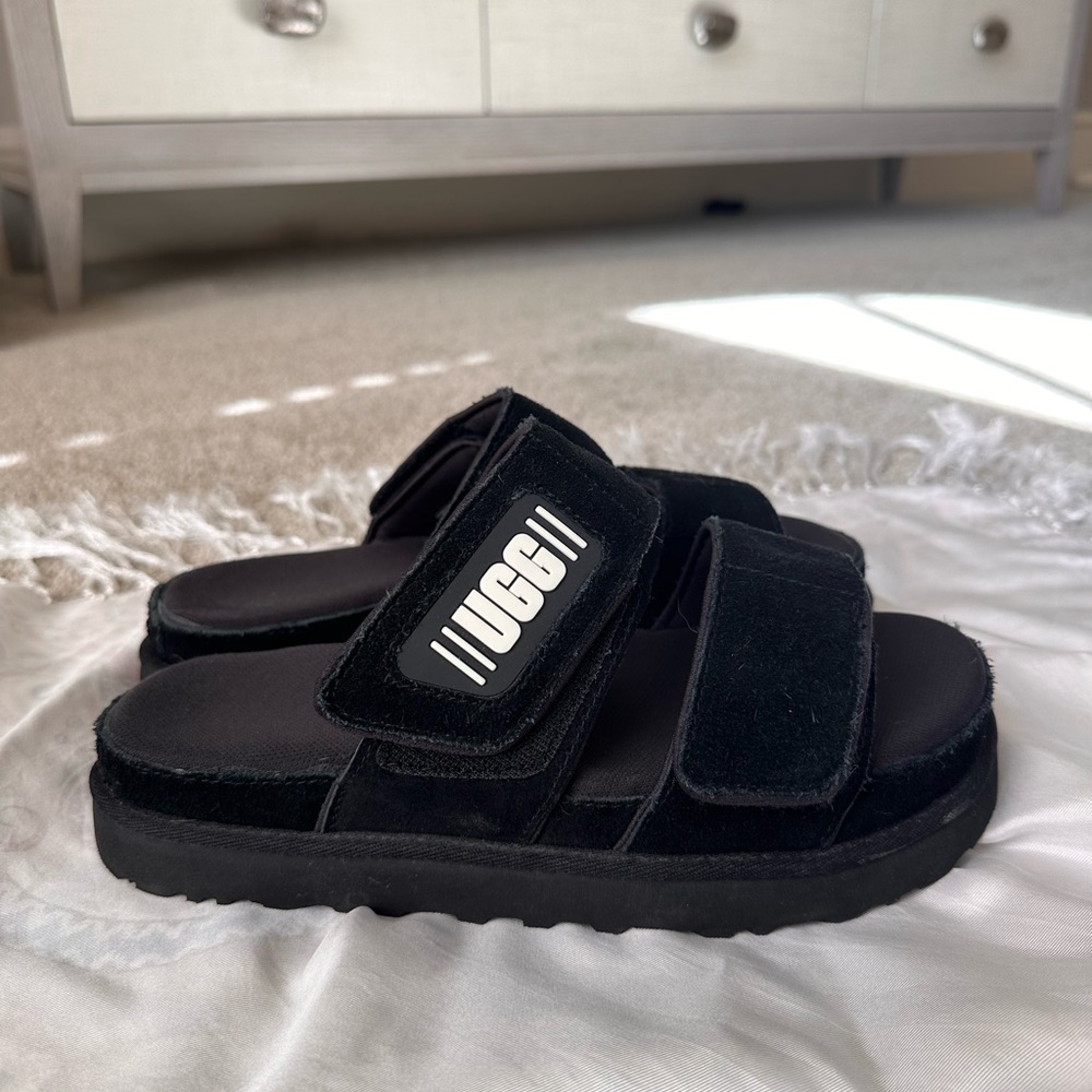 Women’s UGG platform Velcro sandles / slides